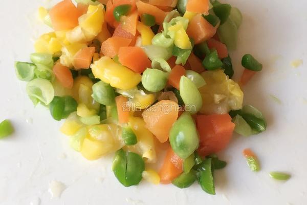 三丁虾仁鸡蛋饼的做法图解3