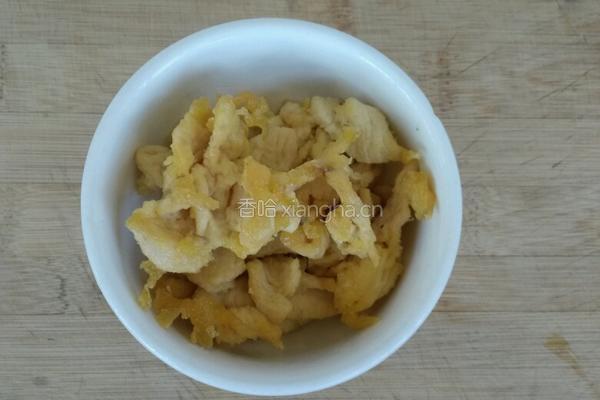蒜苗炒肉的做法图解1