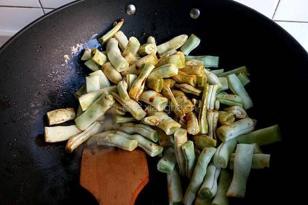 肉末烧豆角的做法图解3