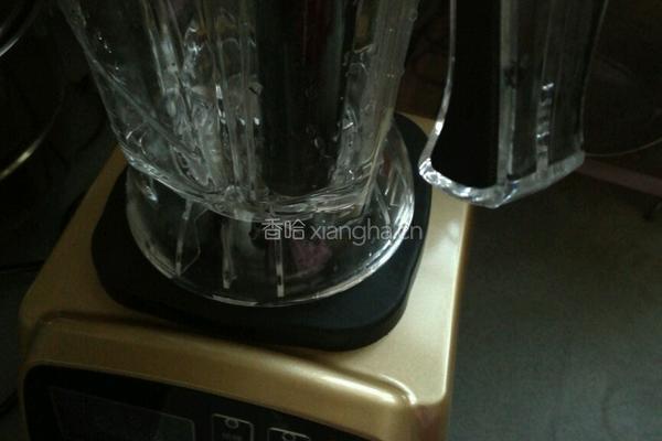 鲜榨橙汁的做法图解2