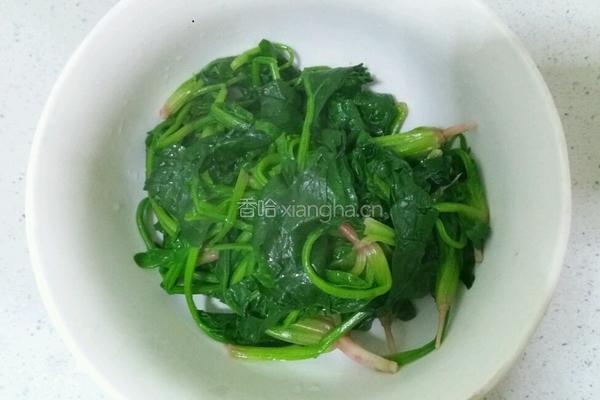 晚餐凉拌菠菜的做法图解6