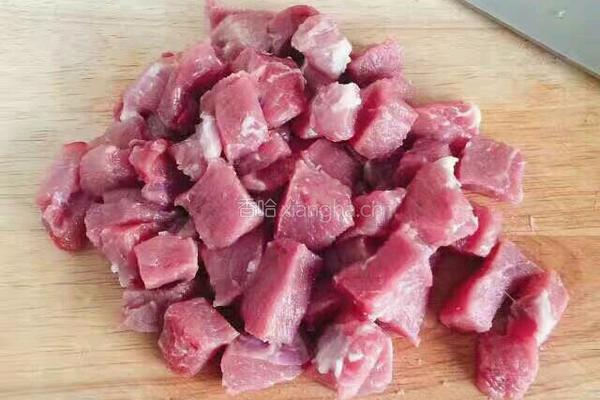 煮肉丸子汤的做法图解1