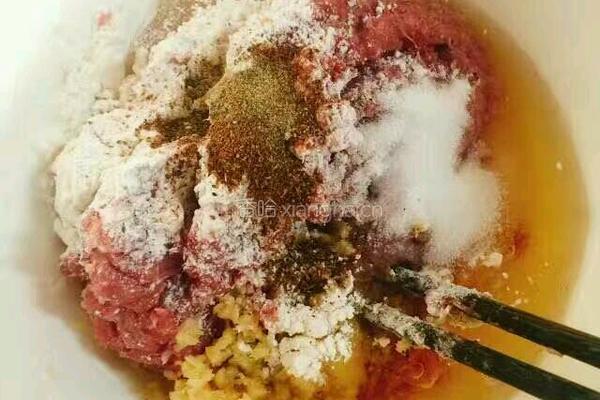 煮肉丸子汤的做法图解3