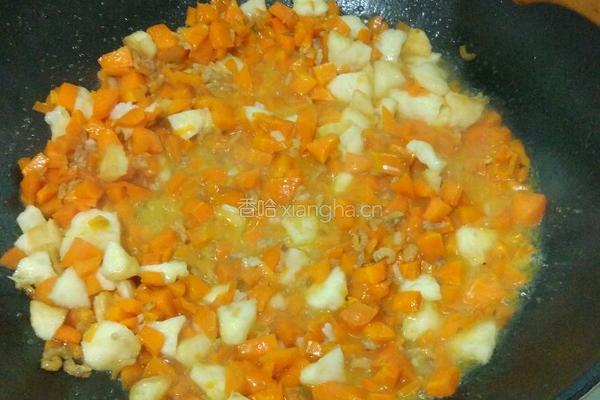 胡萝卜炒饭的做法图解4
