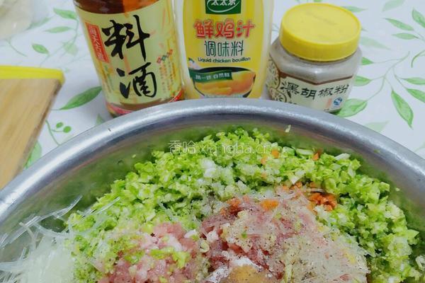 自制彩蔬春卷的做法图解3