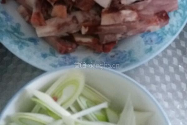 酱爆猪脸肉的做法图解1