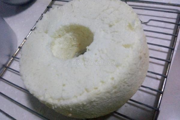 六寸中空蛋白蛋糕的做法图解16