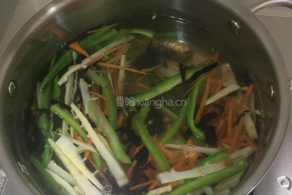 酸甜鱼香肉丝的做法图解3