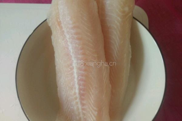 彩椒炒鱼片的做法图解1
