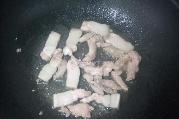 猪肉菠菜顿粉条的做法图解2