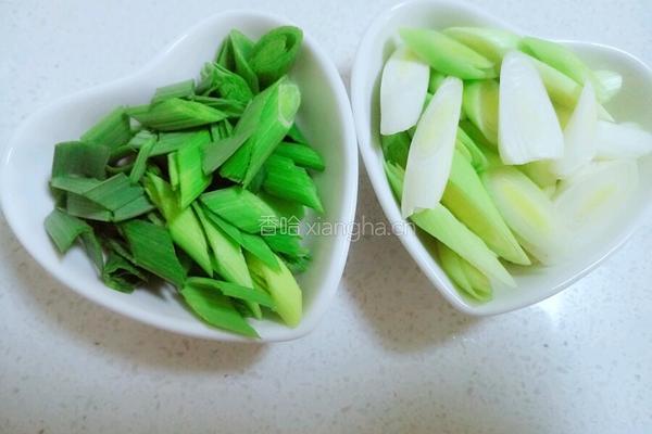 清炒自发绿豆芽的做法图解1