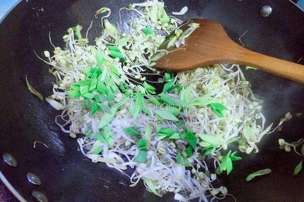 清炒自发绿豆芽的做法图解6