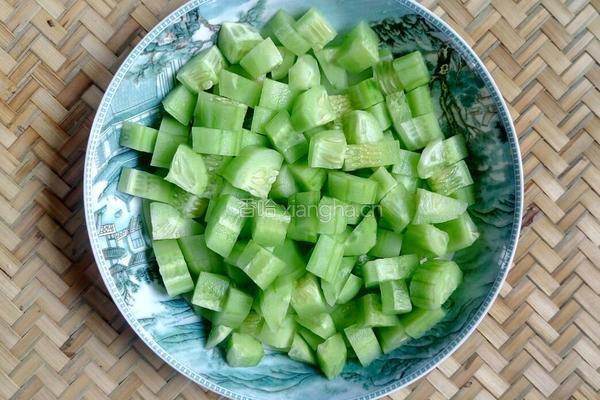 青瓜汁的做法图解1