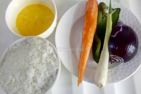 彩蔬炒饭的做法图解1