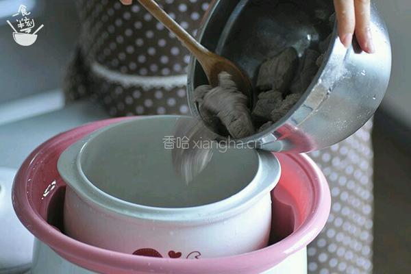 苹果猪展肉汤的做法图解3