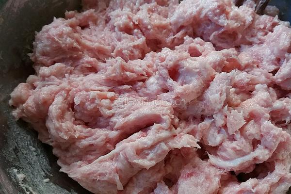 洋葱鲜肉饺子的做法图解1