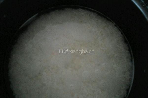 猪脚皮焖饭的做法图解2