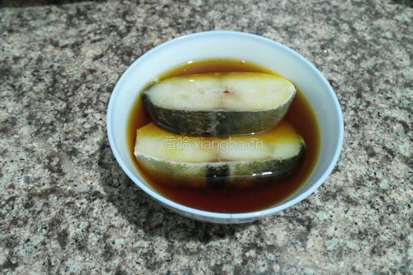 抱腌清蒸鱼的做法图解4