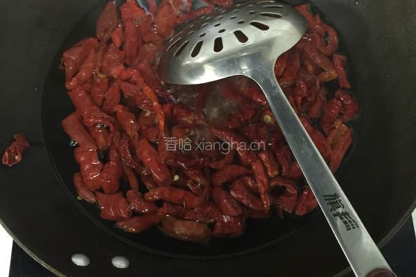 香酥辣椒，酒鬼花生的做法图解3