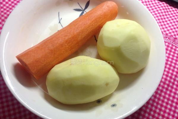 香辣土豆酥肉的做法图解1