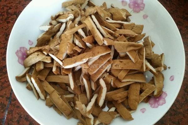荠菜春卷的做法图解4