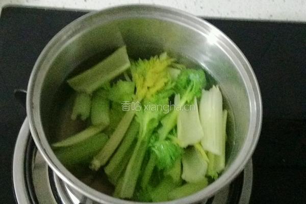 虾皮醋拌芹菜的做法图解4