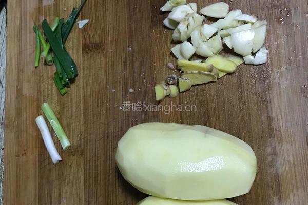 鸡腿焖土豆的做法图解2