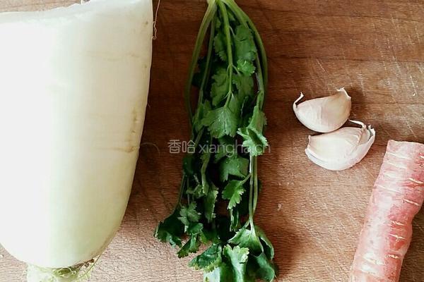 凉拌萝卜丝的做法图解1