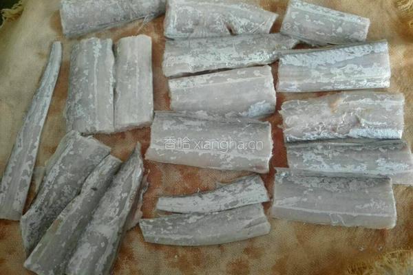 白酒烧带鱼的做法图解3