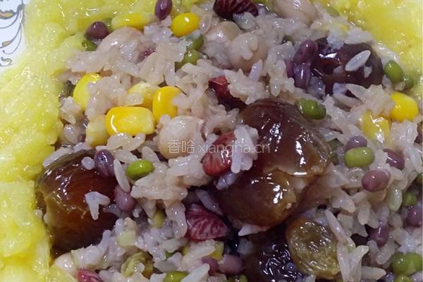 香甜菠萝糯米饭的做法图解2
