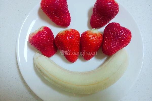 草莓香蕉奶昔的做法图解3