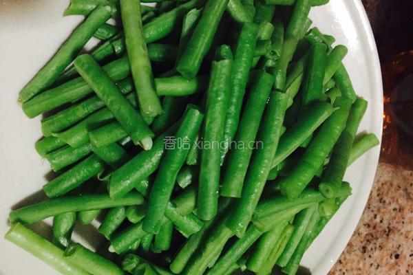炝炒长豆角的做法图解5