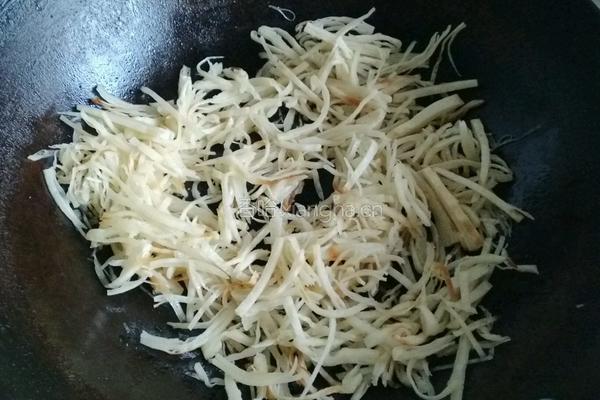 洋白菜肉丝炒饼的做法图解6
