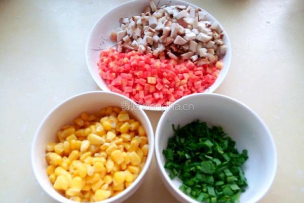 虾仁炒饭的做法图解1