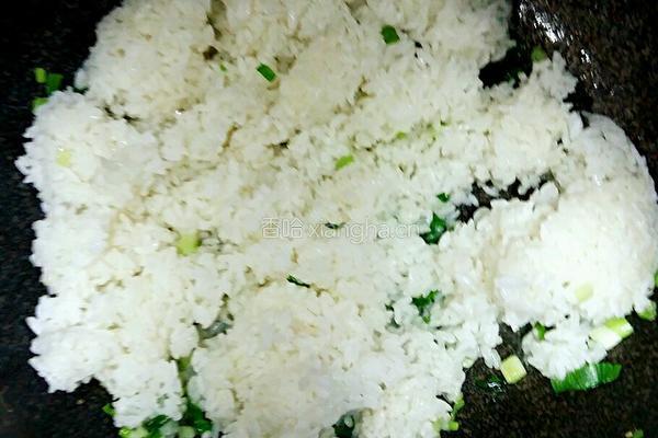 腊肠鸡蛋炒饭的做法图解6