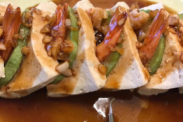 豆腐牛油果虾仁的做法图解3