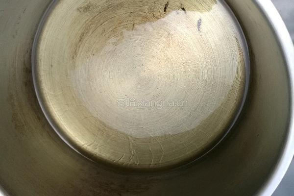 香酥椒盐炸平菇的做法图解5