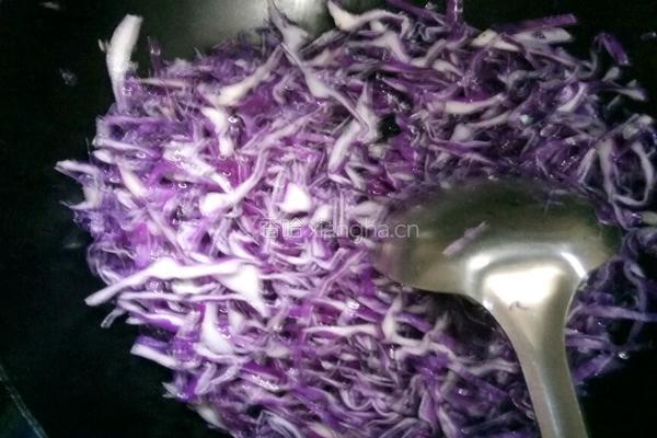 紫甘蓝炒鸡蛋的做法图解5