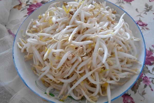 合菜（绿豆芽韭菜）的做法图解1