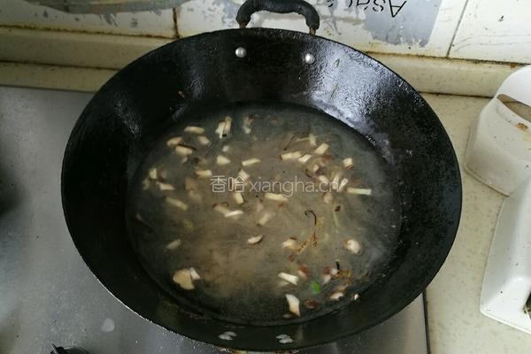 青菜香菇鸡蛋面（宝宝辅食）的做法图解4