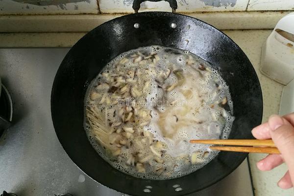 青菜香菇鸡蛋面（宝宝辅食）的做法图解5