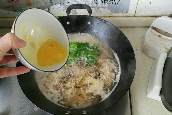 青菜香菇鸡蛋面（宝宝辅食）的做法图解8
