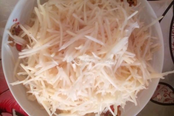土豆胡萝卜饼的做法图解1