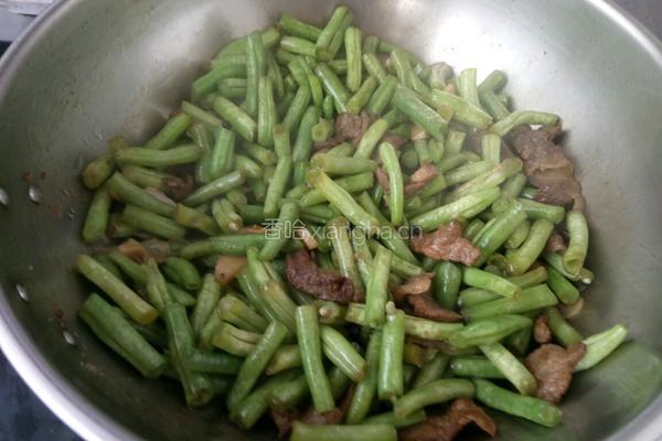 豆角焖面的做法图解3