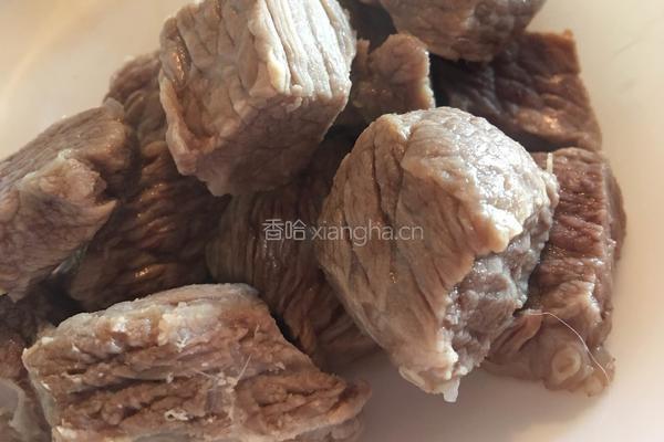 番茄土豆炖牛腩的做法图解1