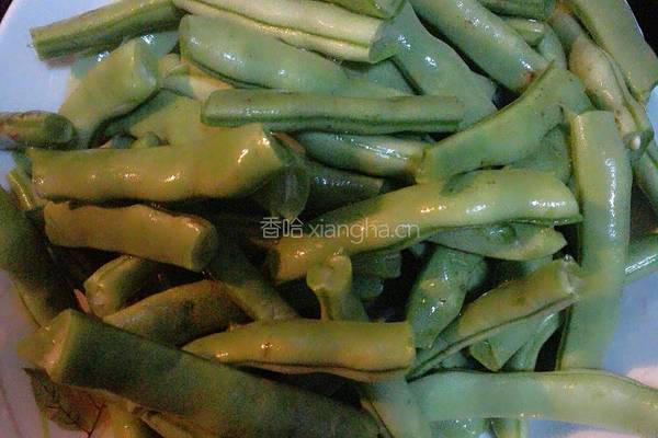 干煸肉末豆角的做法图解1