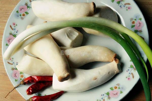 手撕杏鲍菇的做法图解1