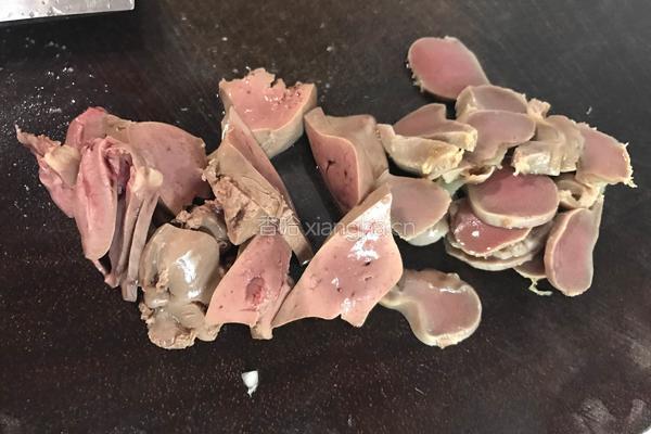 酸辣鸡杂的做法图解3