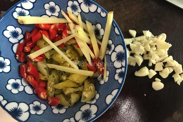 酸辣鸡杂的做法图解4