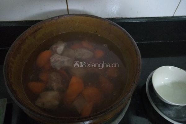 胡萝卜排骨汤的做法图解4